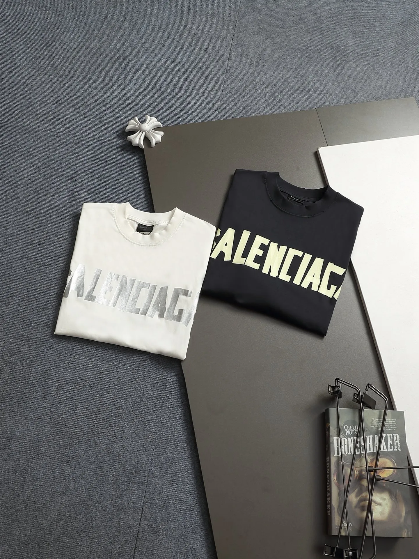 BALENCIAGA 2026 Logo ， Retro Same Style T 320 Versatile : Black Size：XS S M L